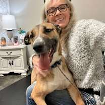 Thumbnail photo of Ellie #3